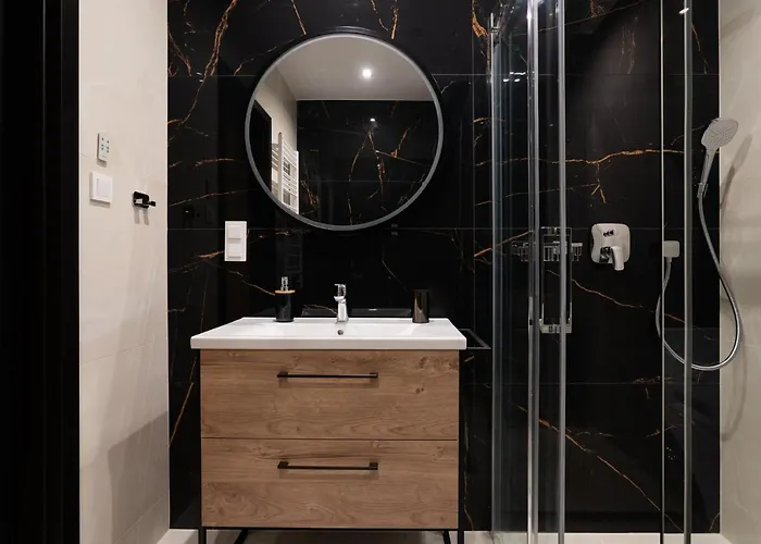 Apartment 1612 Modern Tower *